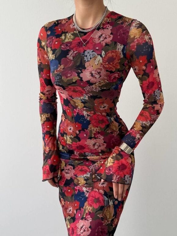 Feminine Floral Dress - Image 3